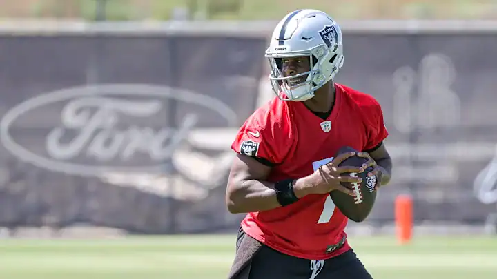 Geno Smith gets high praise from Raiders teammates, coaches