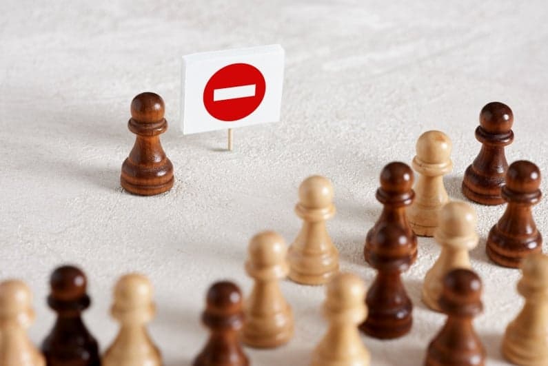 Taliban Bans Chess in Afghanistan Over Gambling Fears Despite Game’s Islamic Origins 