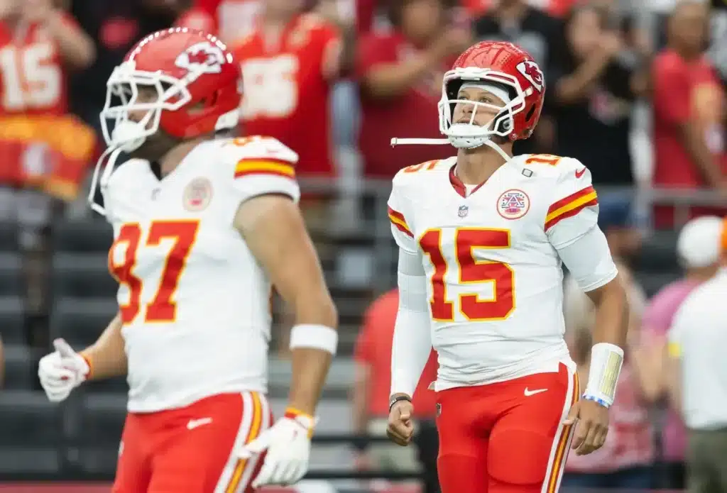 Picks and Predictions for Raiders vs. Chiefs Mahomes and Travis Kelce Props
