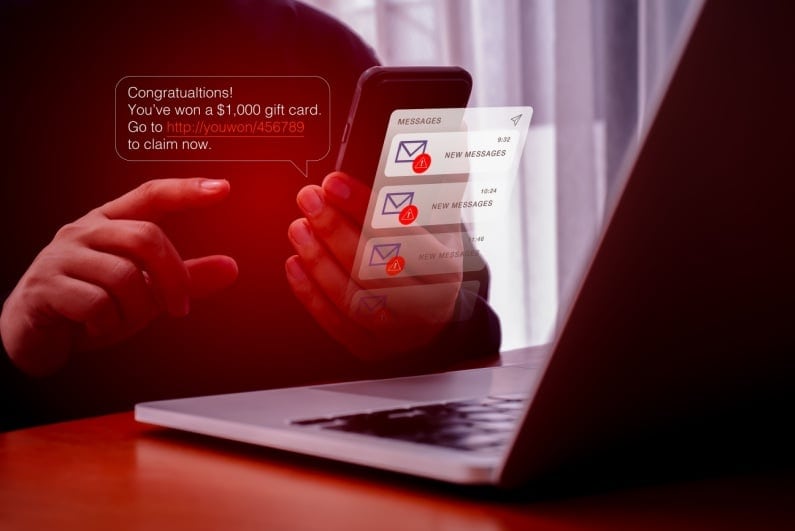 Singapore to Cane Online Scammers Under New Crackdown Laws